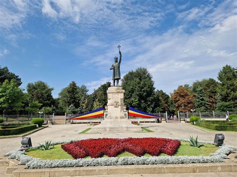 Stefan Cel Mare Statue Checkinaway