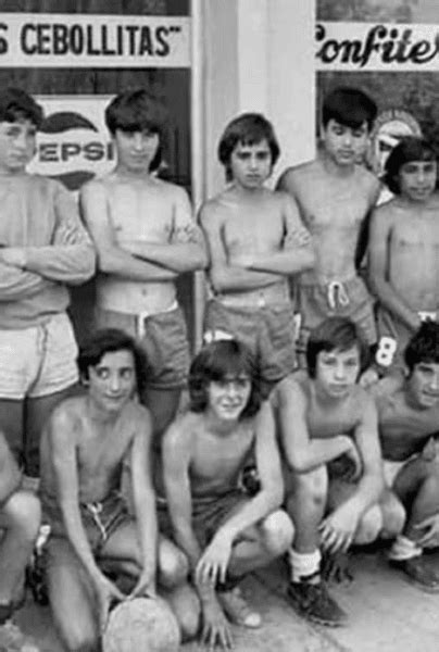 Se filtraron fotos inéditas de Diego Maradona durante su infancia