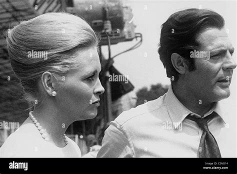 Marcello Mastroianni Faye Dunaway On The Set Of The Movie A Place For