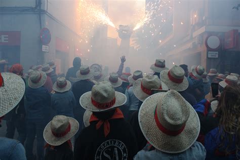 A Os Del Camell De Molins De Rei La Bestia De Fuego M S Madrugadora