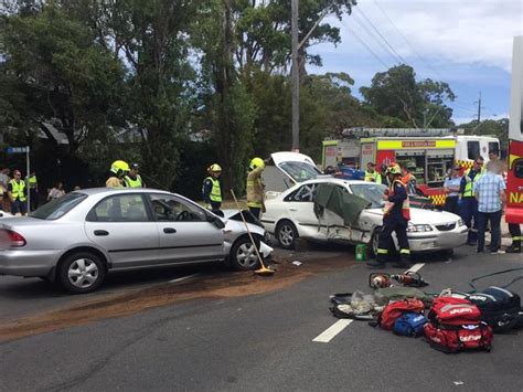 Two Injured In Sydney Car Crash At Newport Daily Telegraph