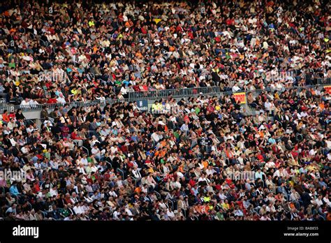 Spectators In An Arena Hi Res Stock Photography And Images Alamy