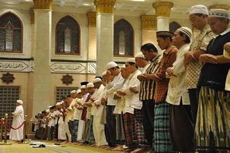 Ini Alasan Mengapa Sholat Tarawih Dikerjakan 20 Rakaat