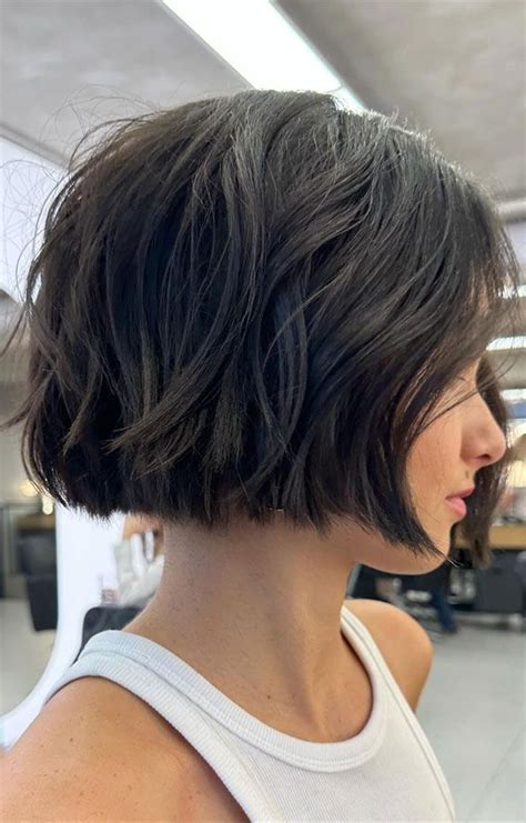 20 Chic Parisian French Bobs Layered Bob With Middle Part In 2024