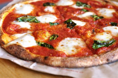 Pizza Margherita — Rezepte Suchen