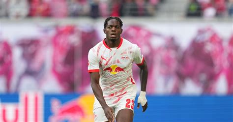 Leipzig Castello Lukeba Va Signer Un Nouveau Contrat Sport 365