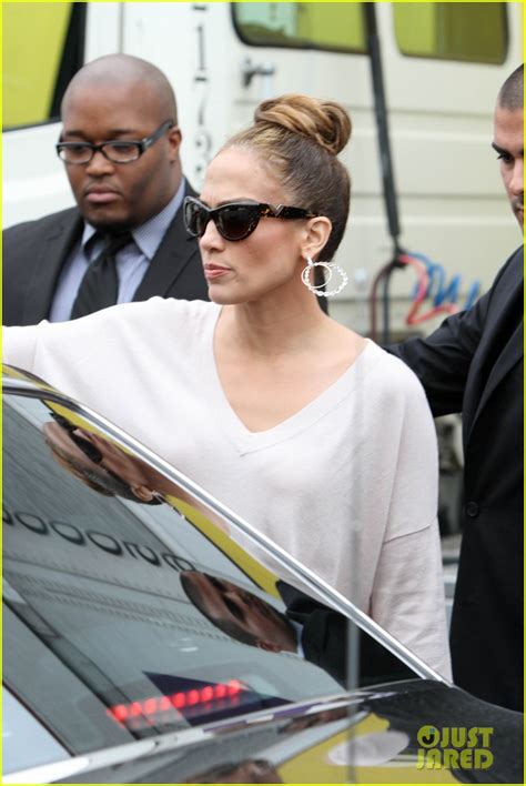 Jennifer Lopez Maribel Foundation Receives 500000 Pledge Photo