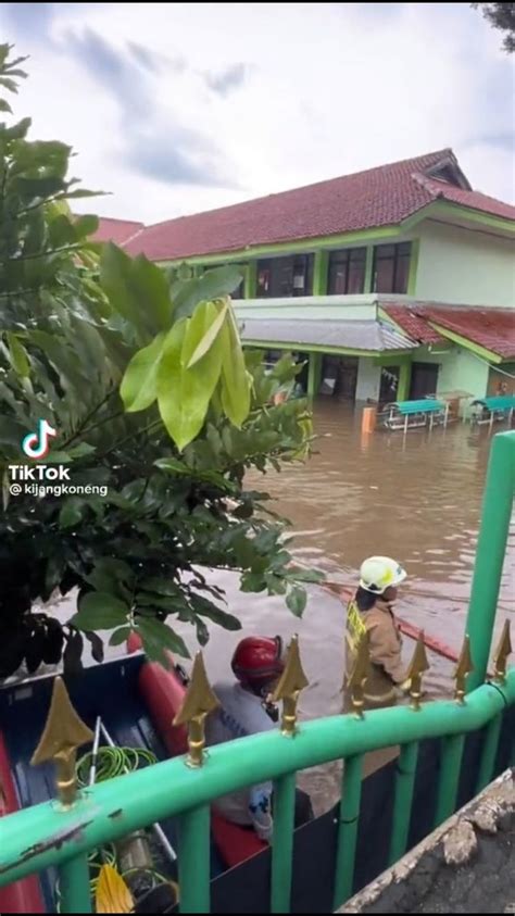 3 Siswa Meninggal Tertimpa Tembok Pembatas MTsN 19 Jakarta Ini 5