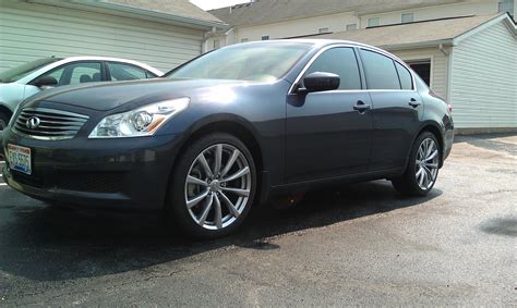 Looking for pics of G37x sedan with 19inch OEM wheels (but no drop) and advice - Page 3 - MyG37