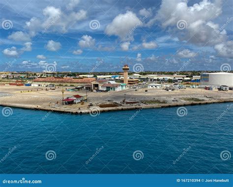 The View from a Cruise Ship Sailing into the Port of Aruba Editorial ...