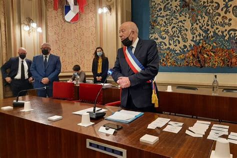 A Menton Le Conseil Municipal Lit Yves Juhel Le Nouveau Maire De La