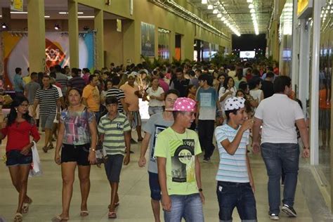 Picoenses Lotam Picos Plaza Shopping Em Dia De Inaugura O Graus