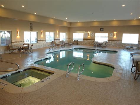 Affordable Hotel in Alpine, TX | Holiday Inn Express & Suites Alpine Southeast