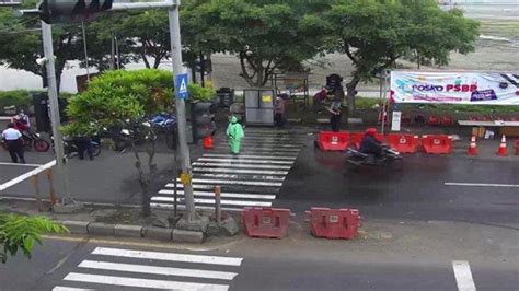 Hati Hati Cctv Traffic Light Di Surabaya Pantau Warga Yang Tak Pakai Masker Id