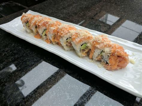 What Is Spicy Salmon Roll Made Of BISTROLAFOLIE