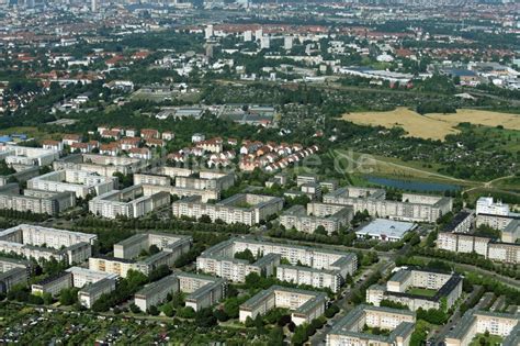 Leipzig Von Oben Plattenbau Hochhaus Wohnsiedlung Im Stadtteil