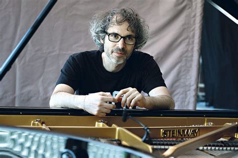 James Rhodes pianista inglés y difusor musical Todavía escucho a