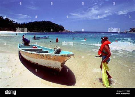 Snorkeling in Bahia Riscalillo, Bahias de Huatulco, Oaxaca, Mexico ...