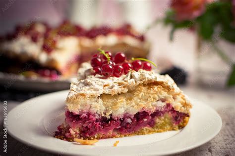 Johannisbeerkuchen Mit Baiser Stock Photo Adobe Stock