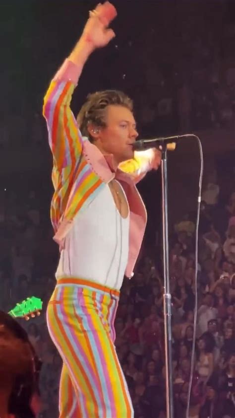 Harry Styles Msg Night Four Nyc Love On Tour Style Harry