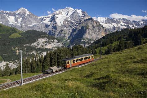 Be 4 4 22 der BLM zwischen Winteregg und Grütschalp