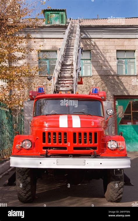 Russian Emergency Fire Truck ZIL Stock Photo Alamy