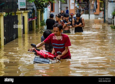 Bandung West Java Indonesien Januar Ein Mann Mit Seinem