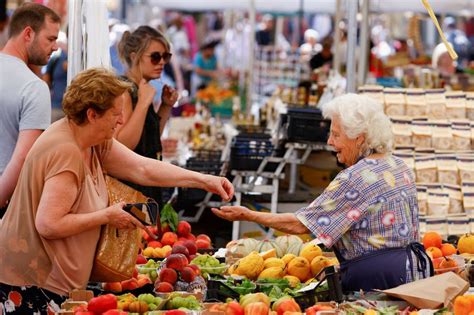 Italia Istat Conferma Inflazione Febbraio A Su Anno