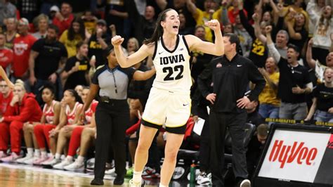 Caitlin Clark Breaks Ncaa All Time Scoring Record O Scale News Breaking International News