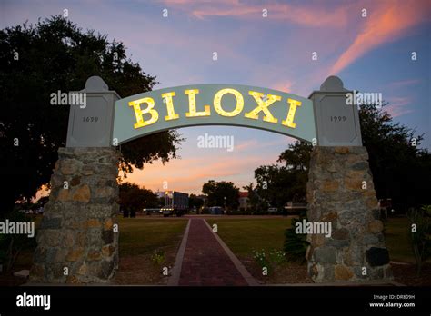 Usa Mississippi Ms Biloxi Welcome Sign At The Entrance To Kings