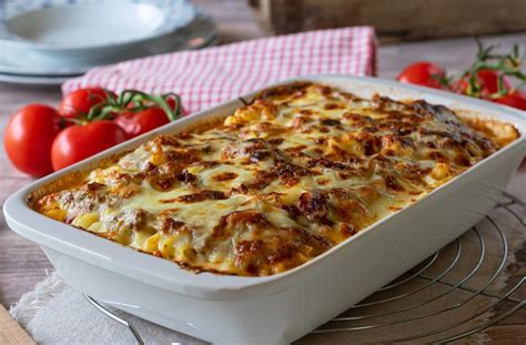 Macarrão Ao Molho Branco Com Presunto E Queijo Uma Delicia