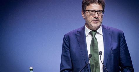 Giorgetti Prevede Che Le Bollette A Febbraio Caleranno Del 40