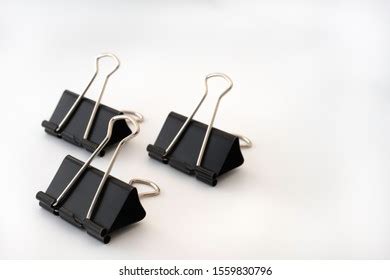 Black Paper Clips Isolated On White Stock Photo 1559830796 | Shutterstock