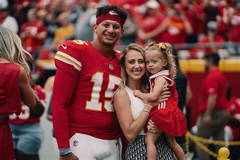 At Dad Patrick S Day Season Opening Game Pregnant Brittany Mahomes