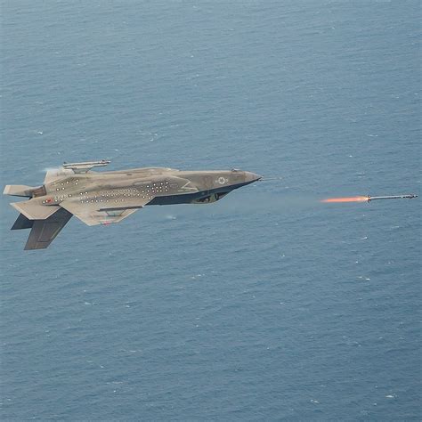 Calling all #AvGeeks! #DYK? The #F35 test team has completed the most ...