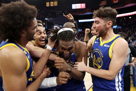 Video Shows Wild Reaction After Kevon Looney Game Winner