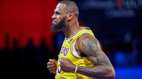 Lebron James Et Les Lakers Remportent Le Match Pour Le Titre Du Tournoi Nba Contre Les Pacers