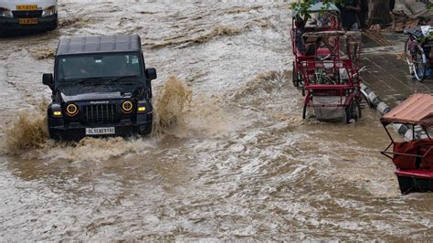 Delhi Weather Updates Light To Moderate Rain Likely In Parts Of City