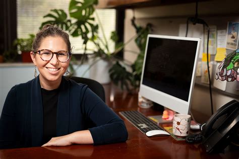 Behind the curtain: Secrets of the volatile, delusional brain - VUMC News