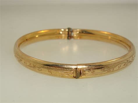 VINTAGE 1950-60'S GOLD PLATED ETCHED BABY BANGLE BRACELET! - Federal ...