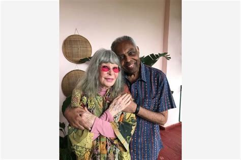 Perfil de Rita Lee divulga áudio da cantora para Gilberto Gil A