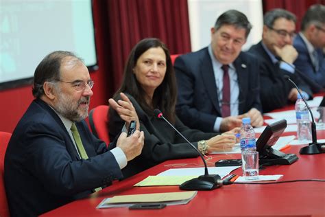 La Lli Inaugural De La Facultat Deconomia I Empresa Es Dedica Al