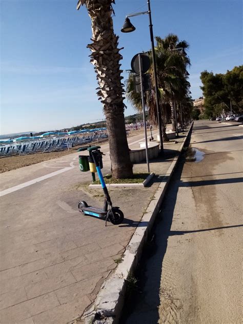 Sfalcio Dell Erba A Vasto Work In Progress Ecco Dove LE FOTO