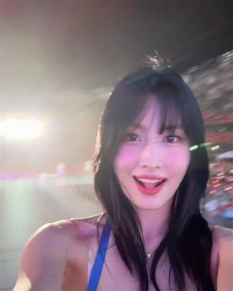 Momo Wallpaper Trong 2024 Hình ảnh