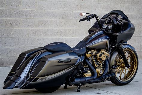 2019 Harley Davidson Road Glide Custom The Blackbird Fat 21 Hot Rod Bagger — Southeast