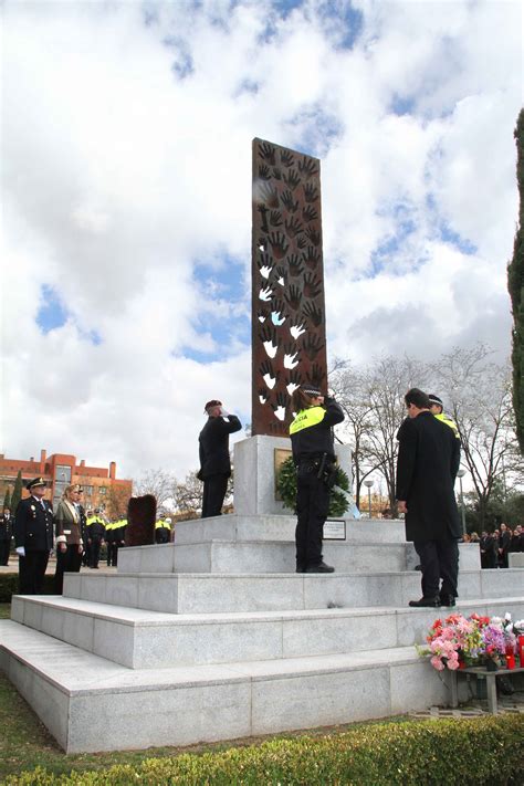 Homenaje En Legan S A Las V Ctimas Del M Y El De Abril En El