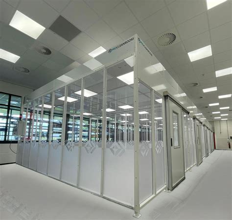 MODULAR HARDWALL CLEANROOM BRONKHORST High Tech B V