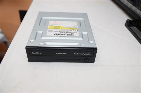 How to Install a SATA CD-ROM Drive? : 9 Steps - Instructables