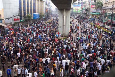 Au Bangladesh Au Moins Cent Cinq Morts Dans Les Manifestations Un