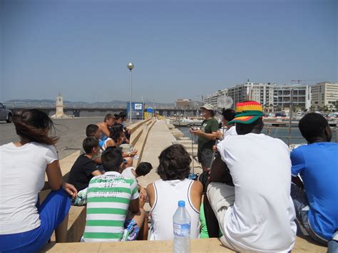 J Venes Participantes De La Escuela De Verano De Fundaci N Diagrama En